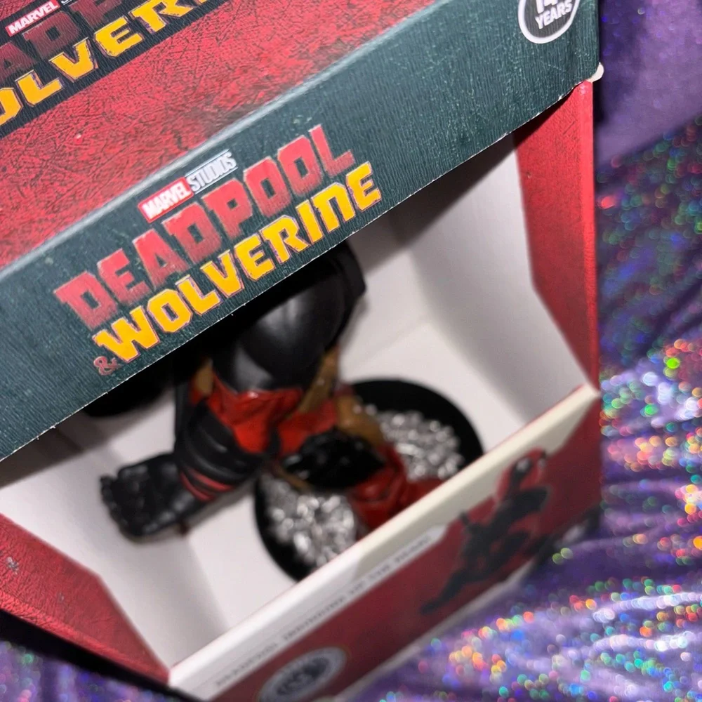 Marvel Deadpool Cheeky Controller Holder